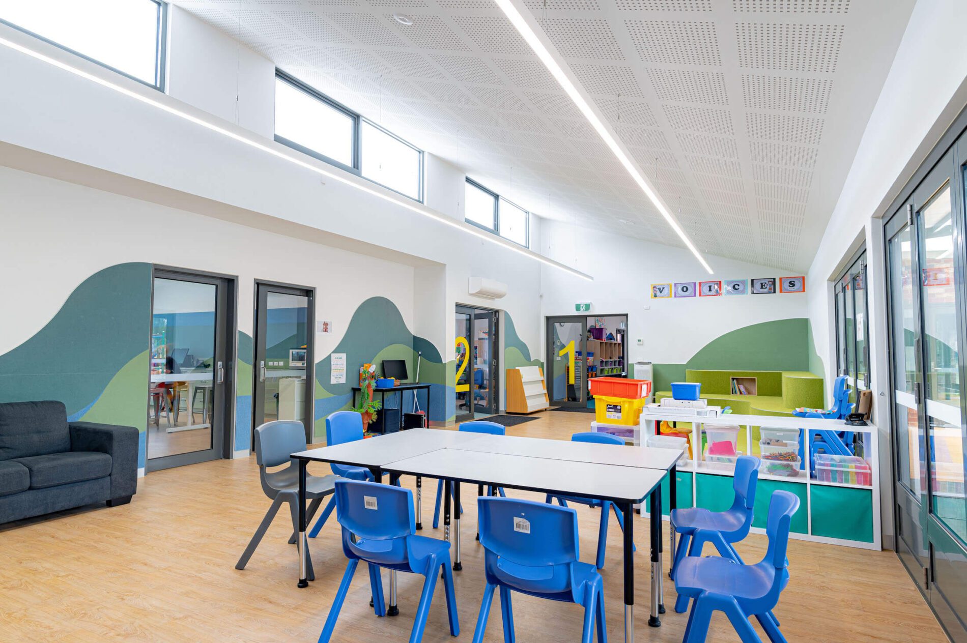 Reading and learning breakout areas with clerestory windows outside classrooms